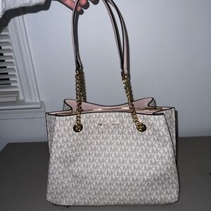 Micheal kors purse